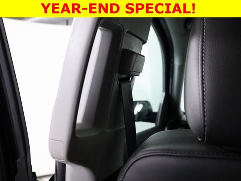 Used 2018 Chevrolet Suburban LT image 36