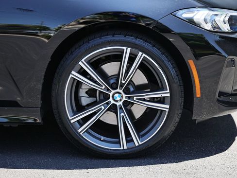 Used 2024 BMW 330i xDrive Sedan w/ Premium Package AWD/4WD image 4