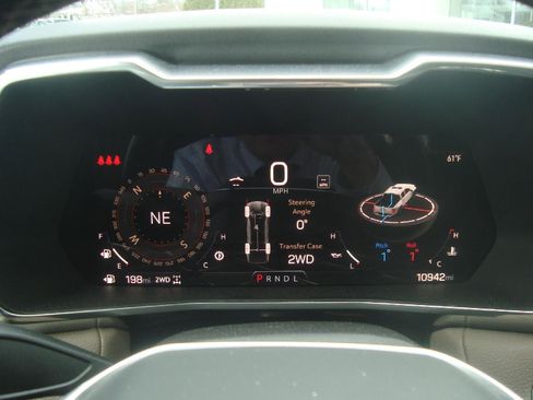 Used 2024 GMC Canyon Denali AWD/4WD image 18