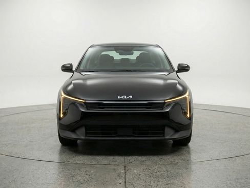 Used 2025 Kia K4 FWD image 2