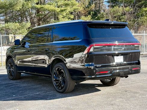 Used 2025 Lincoln Navigator L Reserve image 7