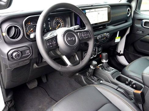 New 2026 Jeep Gladiator Sport AWD/4WD image 11
