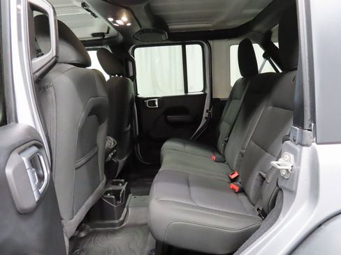 Used 2020 Jeep Wrangler Unlimited Willys image 10