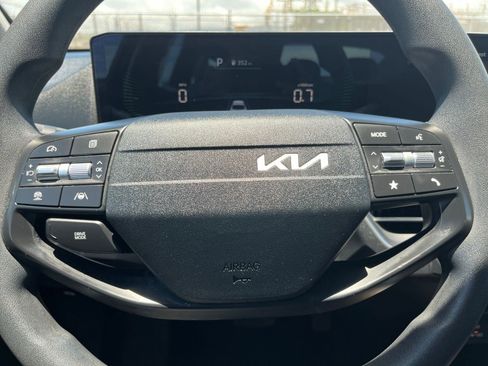 Used 2025 Kia K4 FWD image 27