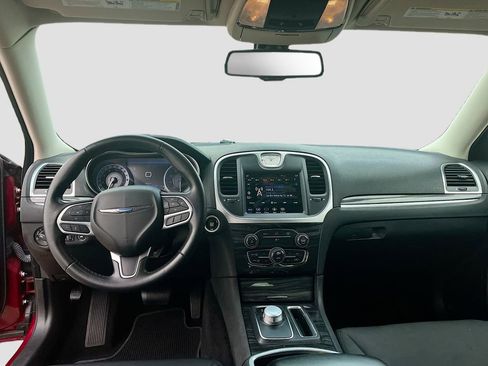 Used 2022 Chrysler 300 Touring w/ Sport Appearance Package image 20