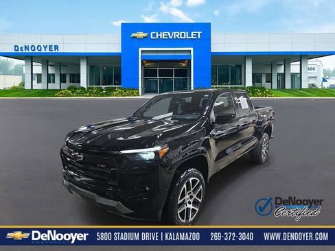 Used 2023 Chevrolet Colorado Z71 w/ Z71 Convenience Package 2 image 1