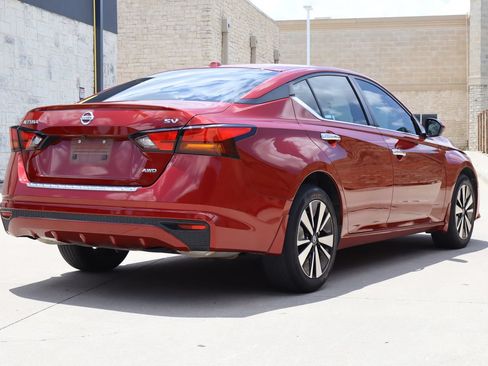 Used 2022 Nissan Altima 2.5 SV AWD/4WD image 3