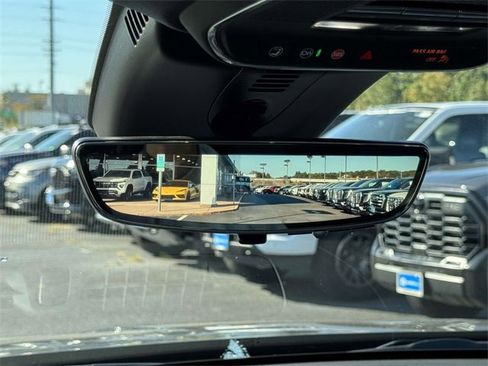 Used 2025 Buick Enclave Avenir w/ Super Cruise Package image 18