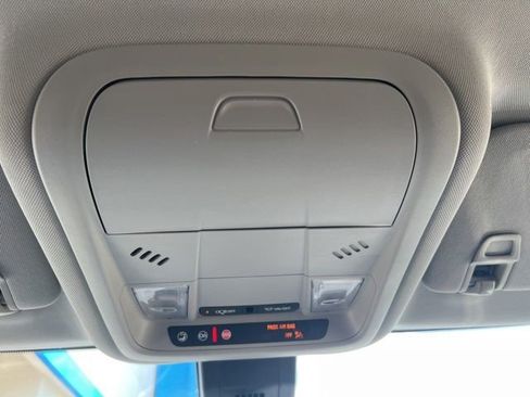 Used 2024 Chevrolet Equinox LT FWD image 24