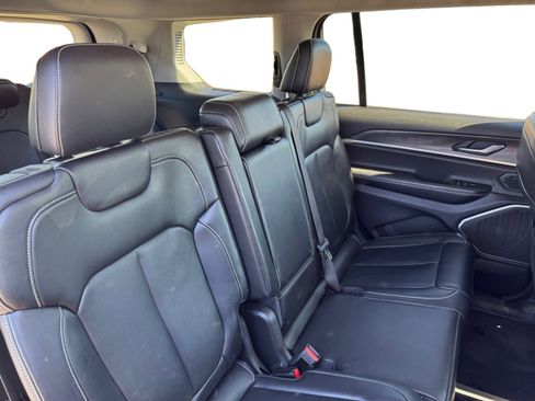 Used 2021 Jeep Grand Cherokee L Limited image 18