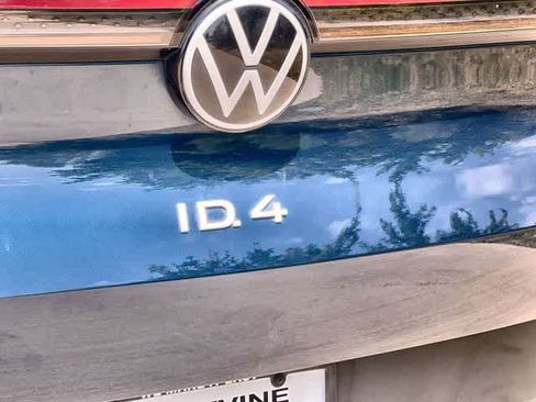 Used 2023 Volkswagen ID.4 Pro AWD/4WD image 8