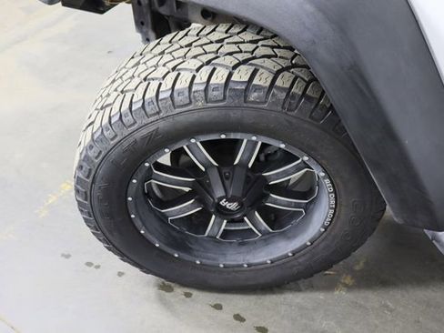 Used 2011 Jeep Wrangler Unlimited Sport image 31