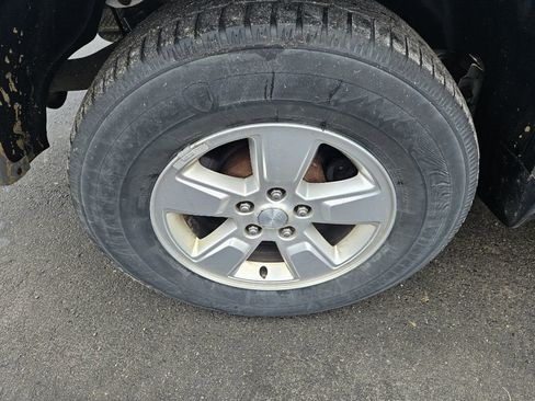 Used 2012 Jeep Liberty Sport image 23