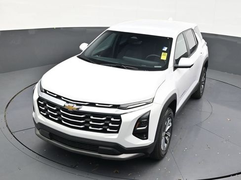Used 2025 Chevrolet Equinox LT w/ Safety and Technology Package FWD image 20