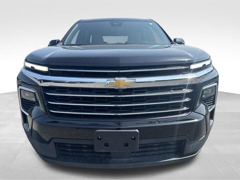 Used 2026 Chevrolet Traverse LT w/ Driver Confidence Package AWD/4WD image 3