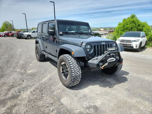 Used 2018 Jeep Wrangler Unlimited Sport S image 7