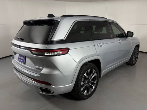 Used 2022 Jeep Grand Cherokee Overland w/ Luxury Tech Group IV image 8