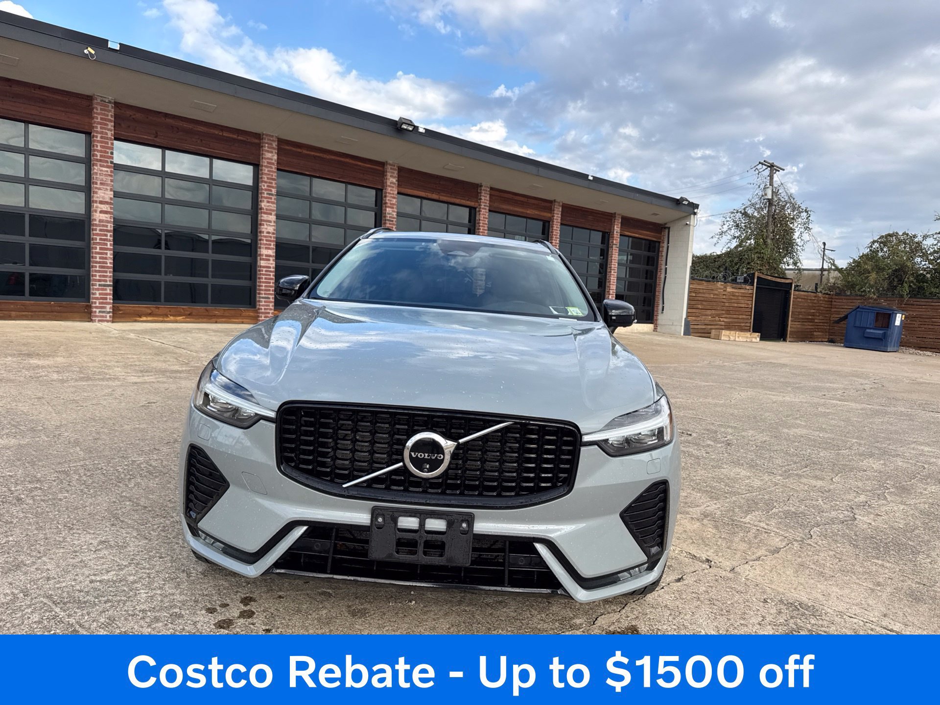 Used 2024 Volvo XC60 B5 Plus w/ Climate Package AWD/4WD image 2