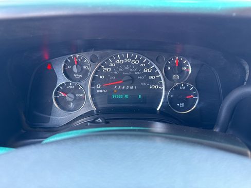 Used 2017 Chevrolet Express 3500 LT w/ LT Preferred Equipment Group RWD image 16