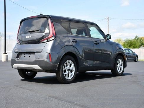 Used 2023 Kia Soul LX w/ LX Technology Package FWD image 7