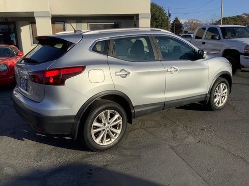 Used 2017 Nissan Rogue Sport SV image 9