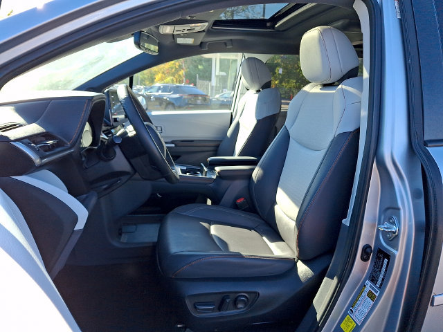 Used 2023 Toyota Sienna XSE w/ XSE Plus Package AWD/4WD image 11