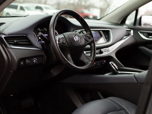 Used 2021 Buick Enclave Essence w/ Sound and Sites Package image 9