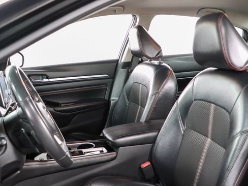 Used 2023 Nissan Altima 2.5 SR FWD image 23
