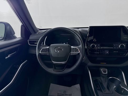 Certified 2025 Toyota Highlander XSE AWD/4WD image 22