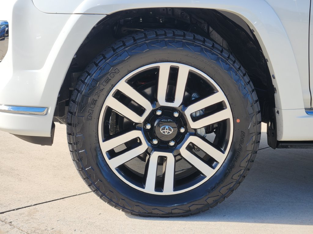 Certified 2022 Toyota 4Runner Limited AWD/4WD image 10