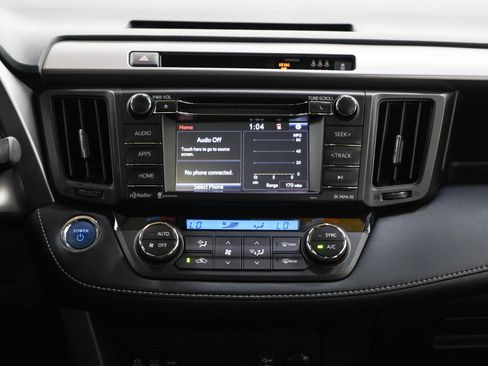 Used 2018 Toyota RAV4 XLE AWD/4WD image 15