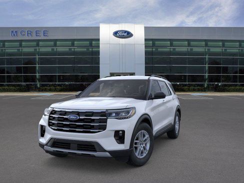 New 2026 Ford Explorer Active w/ Active Comfort Package RWD image 2