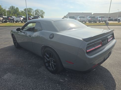 Used 2019 Dodge Challenger SXT w/ Blacktop Package RWD image 7