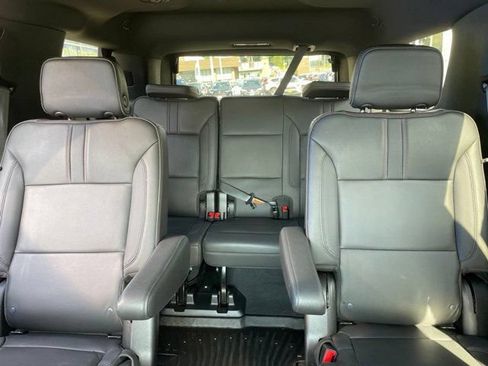 Used 2022 Chevrolet Tahoe RST w/ Luxury Package AWD/4WD image 11
