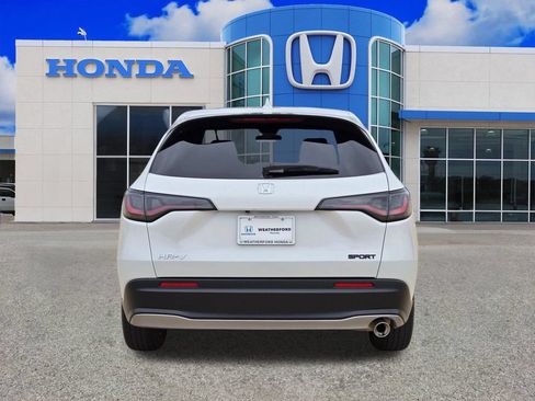 Certified 2025 Honda HR-V Sport image 4