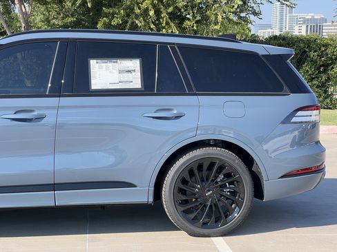 New 2025 Lincoln Aviator Reserve w/ Luxury Package image 6