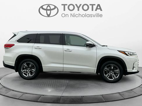 Used 2019 Toyota Highlander Limited Platinum image 7
