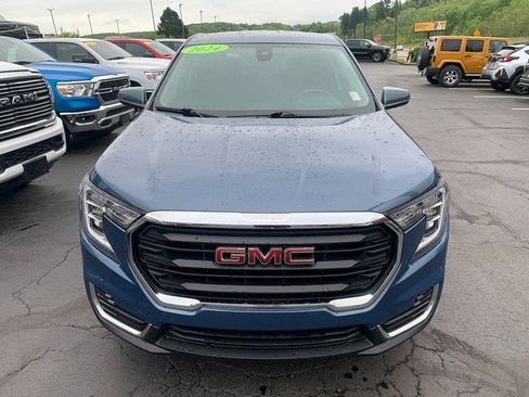 Certified 2024 GMC Terrain SLE FWD image 11