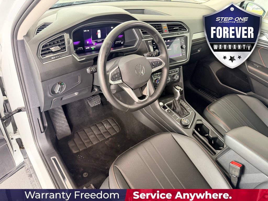 Used 2024 Volkswagen Tiguan SE AWD/4WD image 12