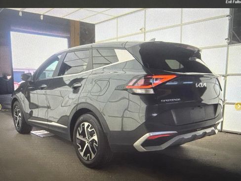 Used 2025 Kia Sportage EX FWD image 3