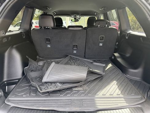 Used 2023 Jeep Grand Cherokee Altitude image 7