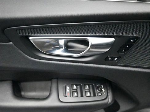 Used 2023 Volvo XC60 B5 Plus w/ Protection Package Premier image 20