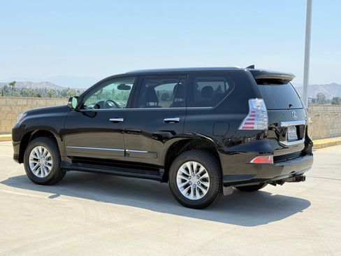 Used 2017 Lexus GX 460 Premium w/ Premium Package AWD/4WD image 9