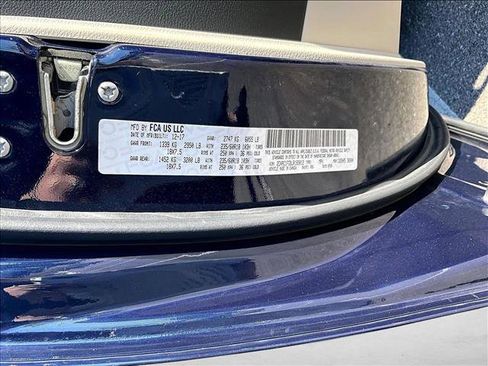 Used 2018 Chrysler Pacifica Touring Plus image 30