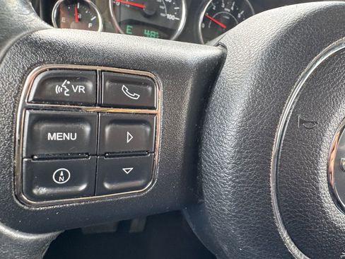 Used 2014 Jeep Wrangler Unlimited Sahara w/ Connectivity Group AWD/4WD image 25