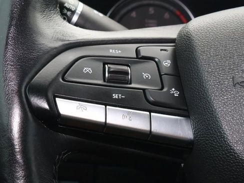 Used 2020 Cadillac XT4 Premium Luxury FWD image 29