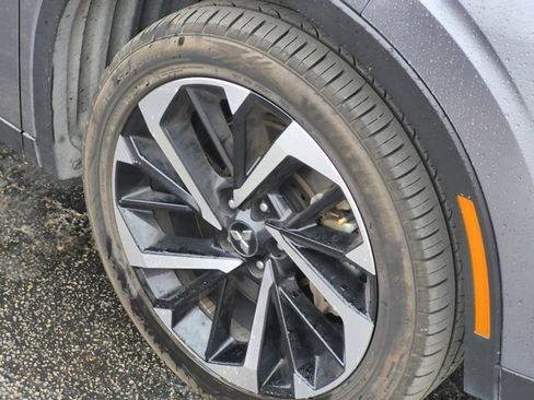 Used 2024 Mitsubishi Outlander SE image 3