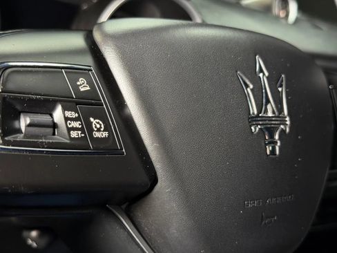 Used 2018 Maserati Levante AWD/4WD image 34