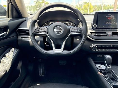 Used 2022 Nissan Altima 2.5 SV FWD image 26