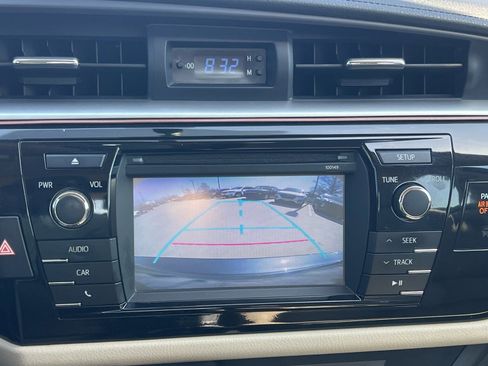 Used 2015 Toyota Corolla LE image 29